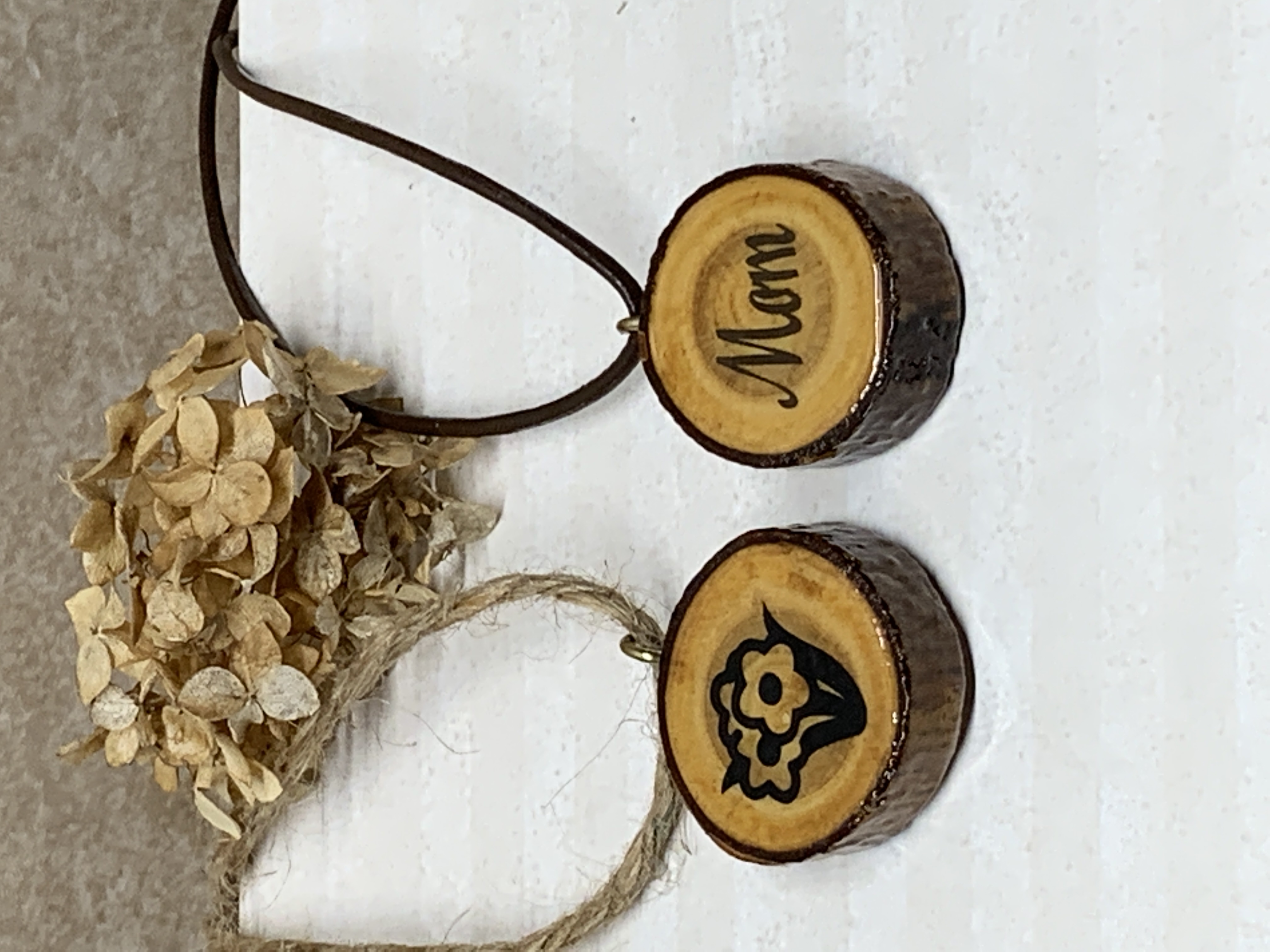 Mom / Flowers 2 in 1 Wood Necklace